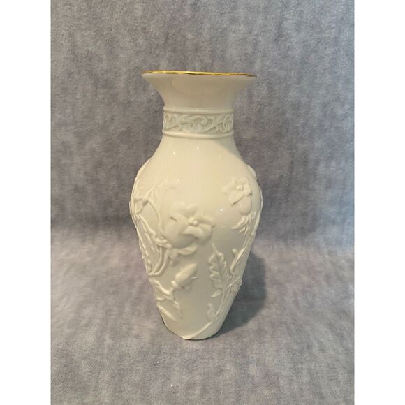 Lenox‎ Floral Meadow Canterbury Vase 8" Ivory Flowers Gold Trim NEW #823287 - Picture 8 of 8
